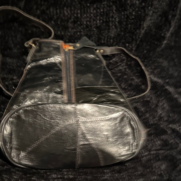 Elegant Black and Gold Women's Duffel Bag- Roberto Roma - Picture 6 of 11